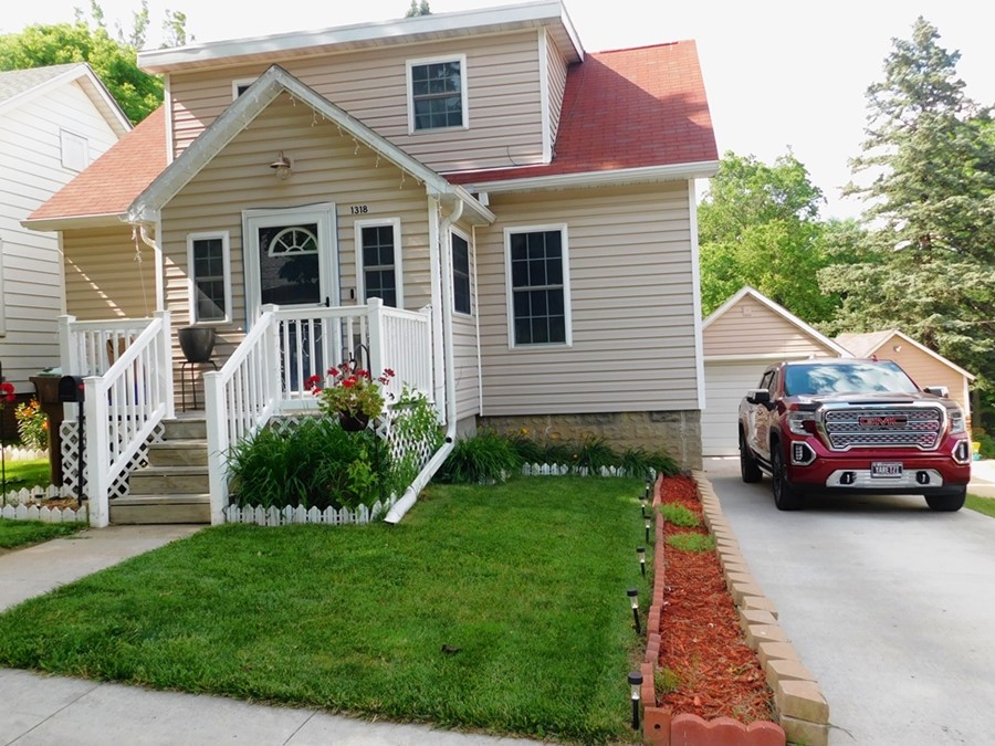 Denison Real Estate Denison Realty L.L.C.